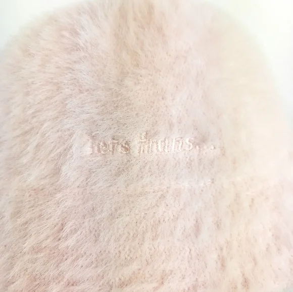 iets frans... Pink Fluffy Bucket Hat - Picture 3 of 3